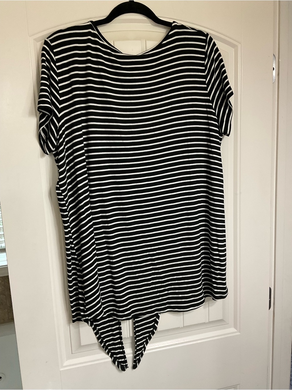 NWT Women’s Black & White Striped Tie-Hem Tee Size XL - Picture 6 of 7